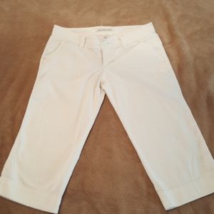 Abercrombie white Capri pants